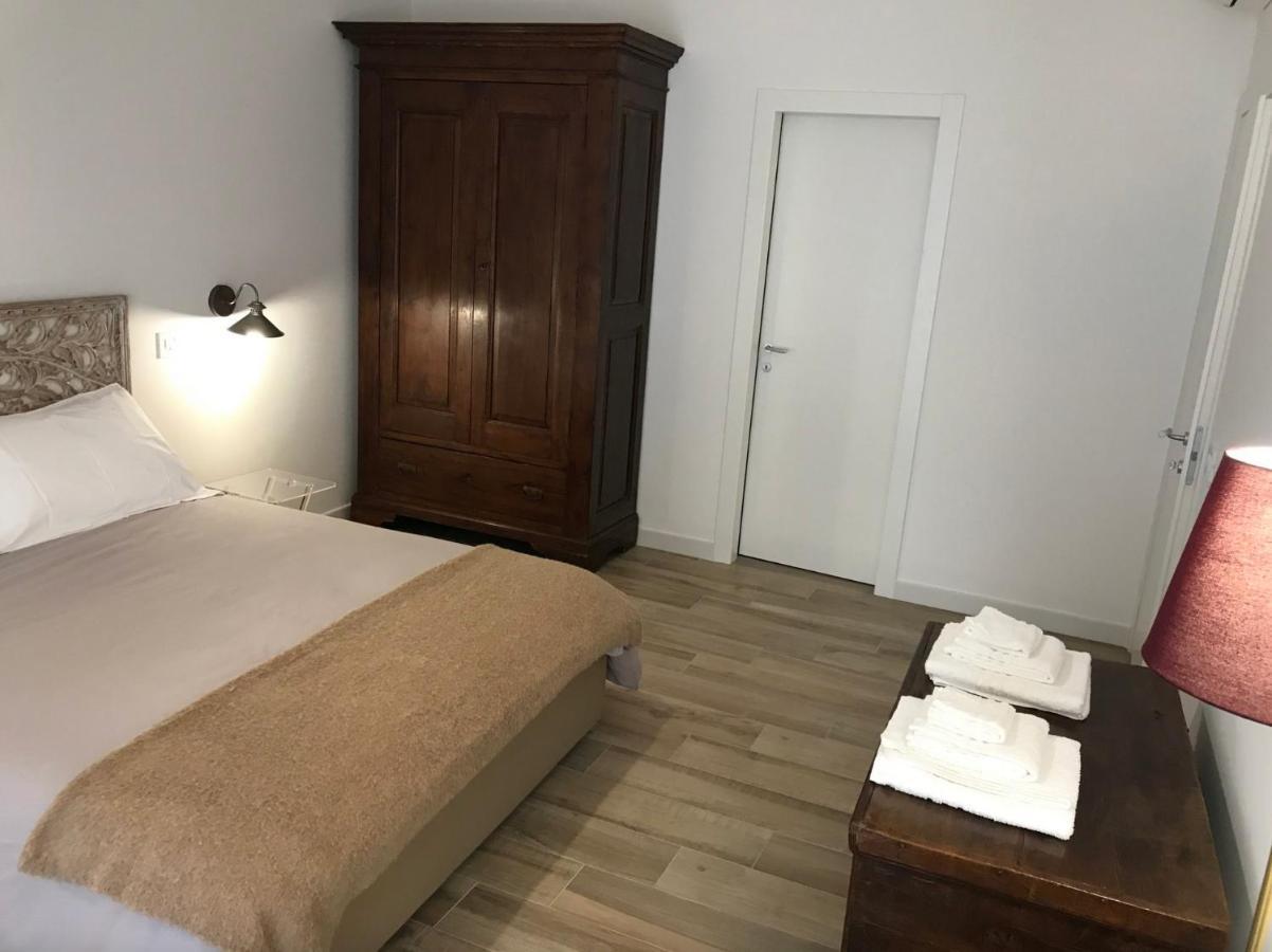 Bellhome 1 - Elegante Appartamento Nel Centro Di Bari Exterior foto